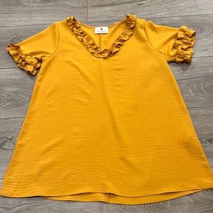 Betsey’s Boutique Shop blouse. Size small. Never worn!